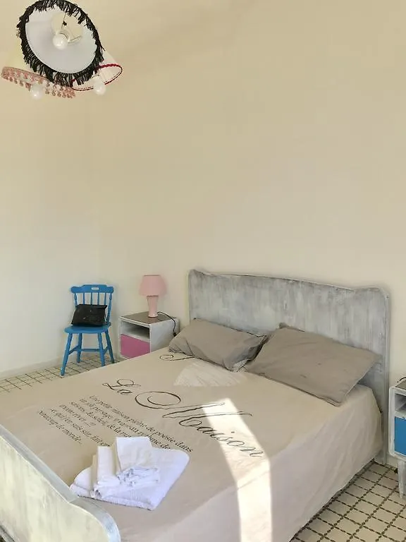 Biggy Apartment Όλμπια 0*,